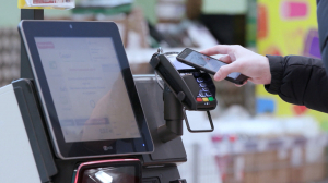 Новые правила, ГОСТы, запреты и проценты: что изменится в жизни россиян с 1 апреля