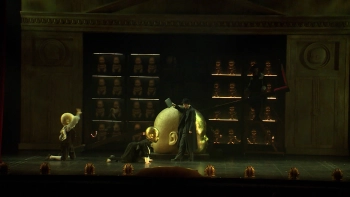 На основной сцене Александринского театра показали «Кабалу святош»