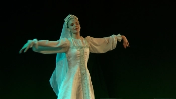 Медленный танец XVI века и современная хореография: в Петербурге прошёл вечер балета