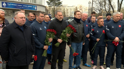 На стадионе «Динамо» завершился матч между командами правительств Петербурга и Мариуполя