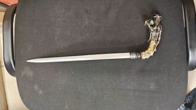 Свидетель попытался пронести в здание суда в Петербурге клинок, замаскированный в трости