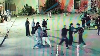 Ночью на Лиговском проспекте четверо молодых людей без причины избили двух прохожих