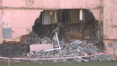 Следователи проверят обрушение заброшенного детсада в Петербурге