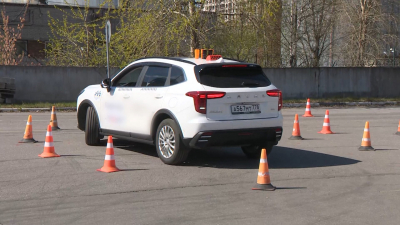 Стакан на крыше и детское кресло на скорость: в Петербурге выбрали лучшего водителя такси