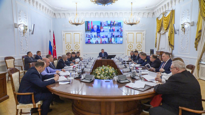 В Смольном обсудили антитеррор: Александр Беглов назвал обстановку в городе контролируемой