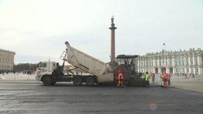 Эстафета без ям: Дворцовую площадь заасфальтируют за сутки