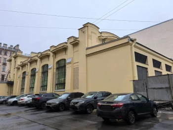 Старинная метлахская плитка и витражи: что нашли внутри подстанции на 11-й Красноармейской