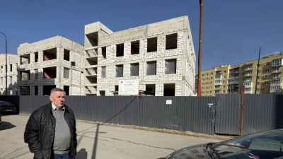 Депутат ЗакСа Александр Кущак помог разрешить конфликт между детсадом и приютом на Окраинной улице