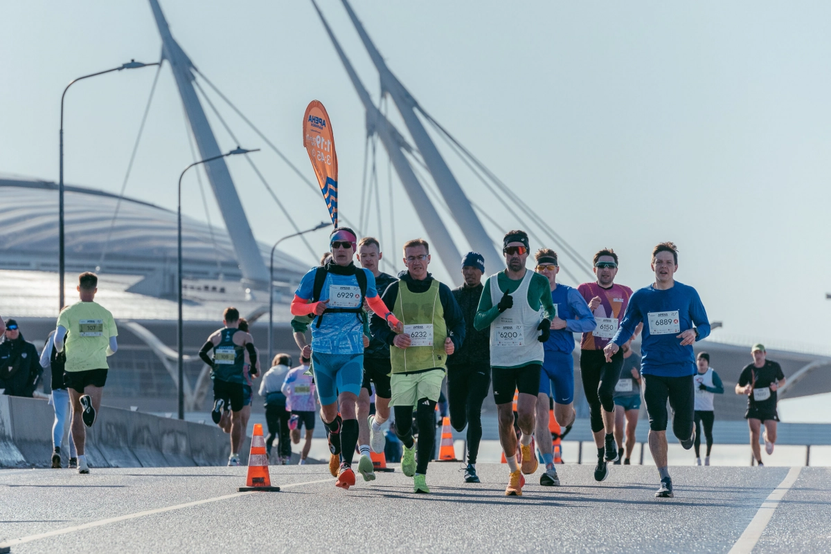 Тысячи спортсменов и любителей примут участие в забеге «Арена Полумарафон» - tvspb.ru