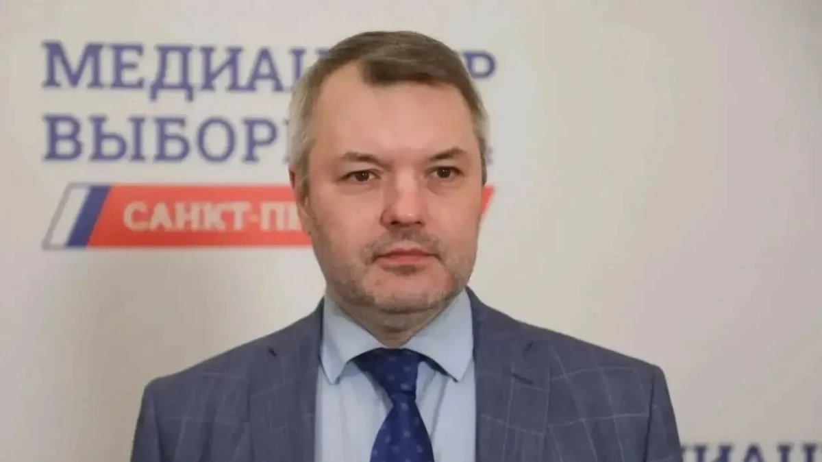 Дмитрий Солонников: Вопрос с электромотоциклами и самокатами на пешеходных тротуарах назрел давно - tvspb.ru
