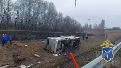 «Стало плохо за рулем»: в Саратовской области перевернулся автобус с детьми — водитель погиб