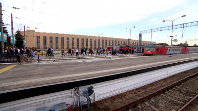 Как прошел запуск пригородных поездов по тактовой схеме между Петербургом и Гатчиной