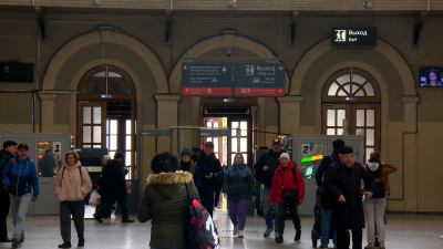 На маршруте из Гатчины в Петербург запустят тактовое движение