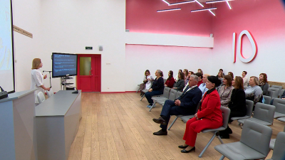 Помочь решиться на рождение ребенка: на базе роддома №10 прошел семинар для будущих демографов