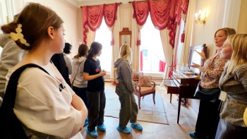 Как школьники из Мариуполя проводят каникулы в Петербурге