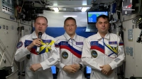 С орбиты — с праздником!: космонавты с МКС поздравили россиян с Днем космонавтики