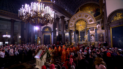 Светлое Воскресенье Христово: во всех храмах Петербурга совершены особые торжественные богослужения