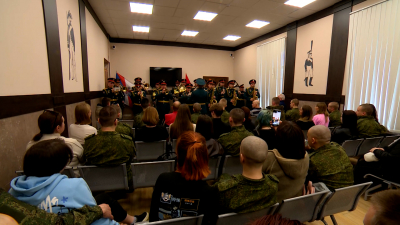 В воинские части отправили первых новобранцев весенней призывной кампании: более 50 человек будут служить в ЛенВО