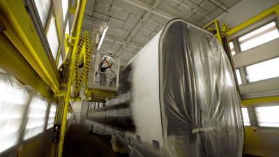 Первые составы для высокоскоростной магистрали окрасили в чёрно-серый цвет