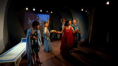 Сиртаки, Олимп и дискуссии: как Театр Дождей отпраздновал 20-летие постановки