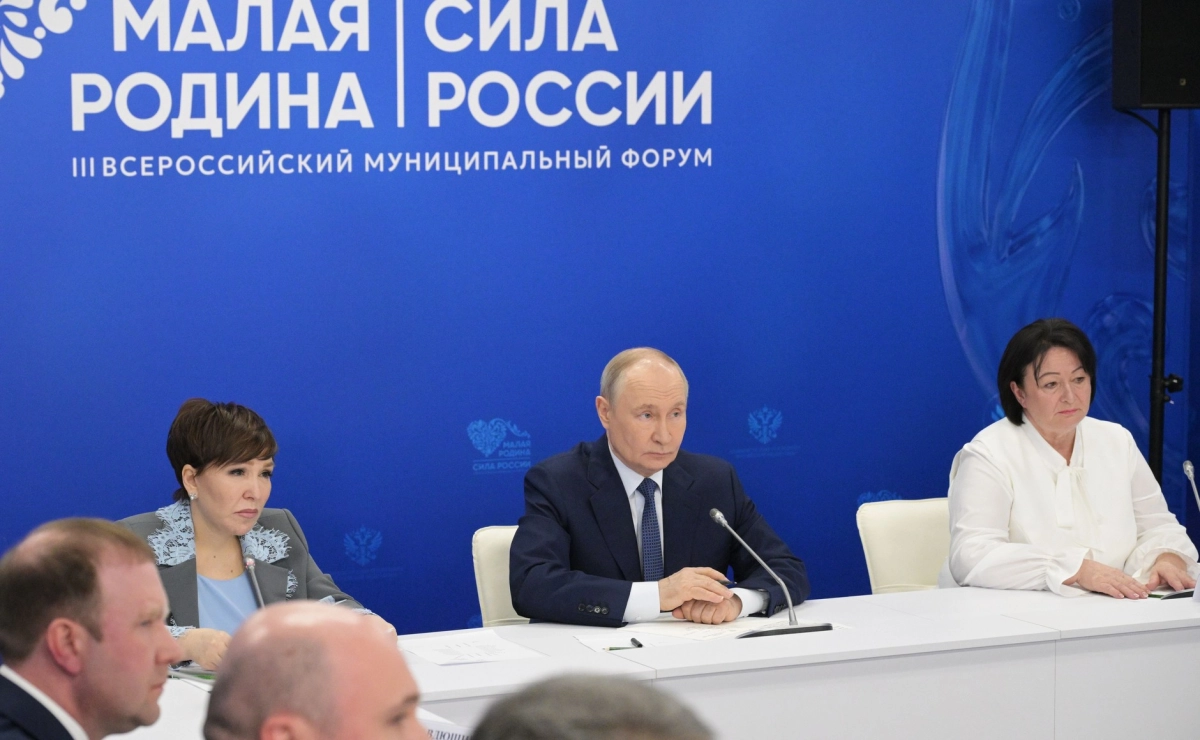 Владимир Путин обсудил с главами муниципалитетов развитие территорий - tvspb.ru