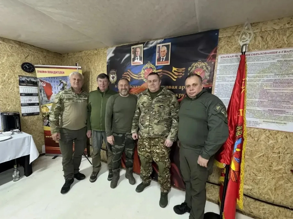 Александр Бельский и депутаты парламента Петербурга передали гуманитарную помощь бойцам в зоне СВО - tvspb.ru