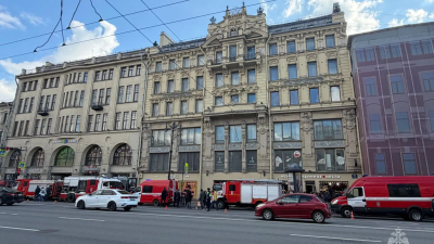 Открытое горение на Невском, 65 ликвидировали