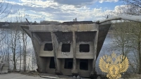 Прокуратура организовала проверку по факту обрушения пешеходного моста через реку Волхов