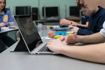 Александр Беглов: Успех петербургских школьников на международном турнире в Болгарии подтверждает, что наша школа программирования — одна из сильнейших в мире