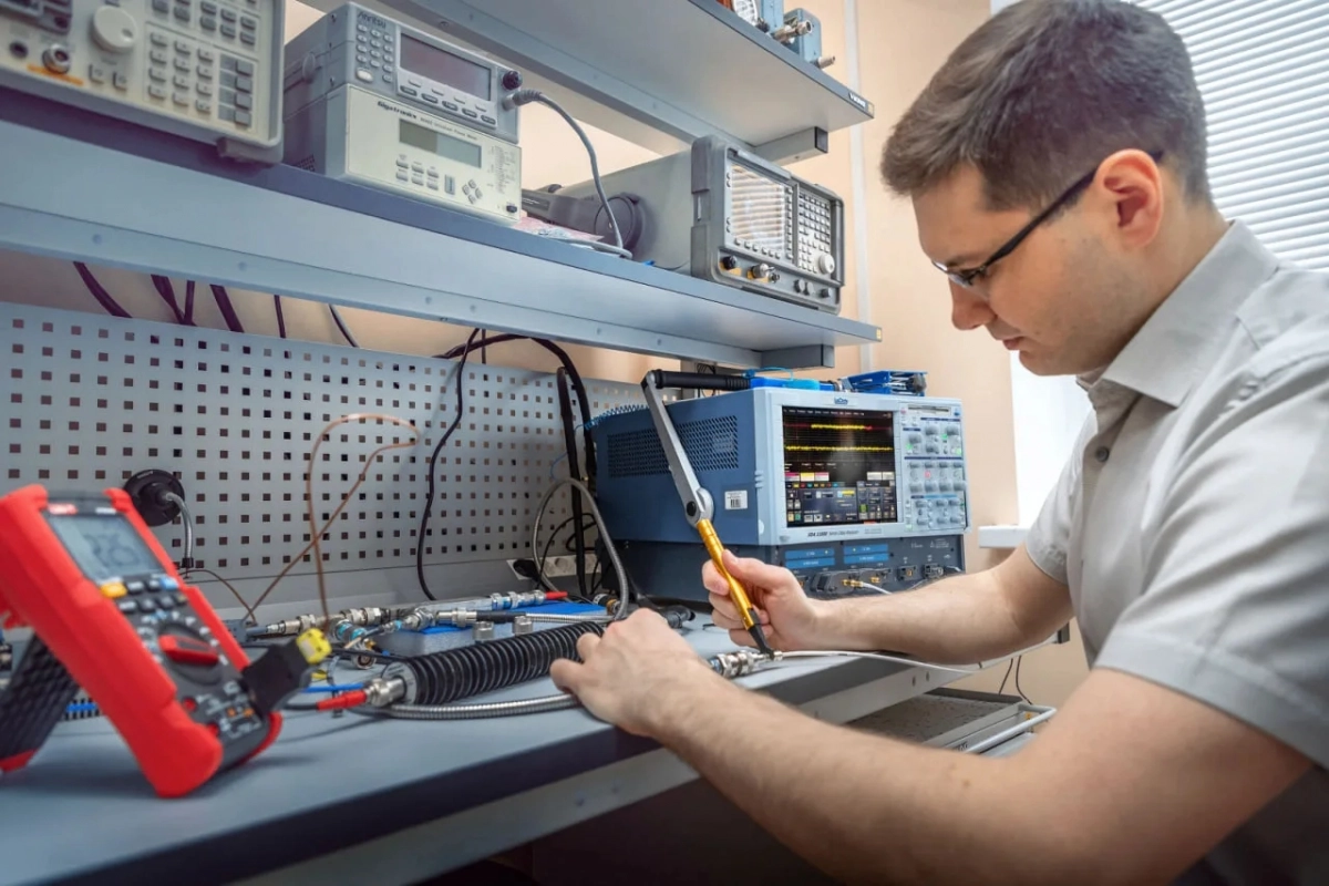 Изобретение будущего: учёные ННГУ разработали генератор для бесконтактной диагностики веществ - tvspb.ru