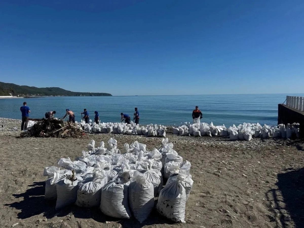 В Туапсе вывезли почти 10 тысяч кубометров загрязнённого грунта и мазута - tvspb.ru