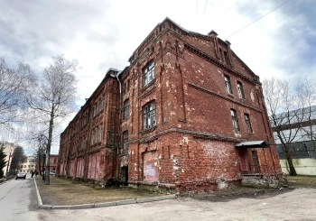 Александр Беглов: Программа «Рубль за метр» поможет нам сберечь частицу гвардейской истории Стрельны