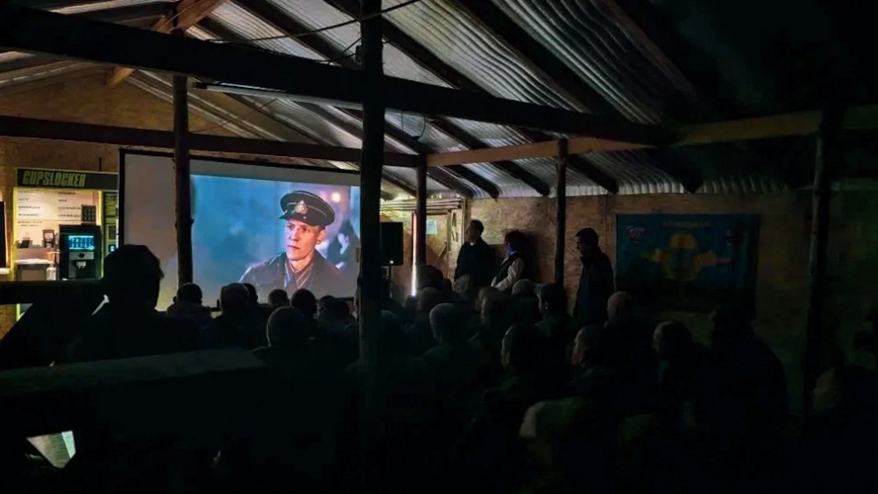 Александр Беглов: «Ленфильм» провел кинопоказ в Курской области для российских воинов — участников специальной военной операции - tvspb.ru