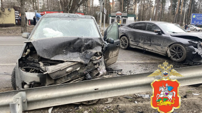 В Подмосковье произошла массовая авария, в которой пострадали пять человек