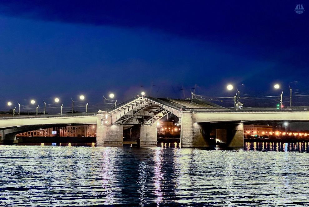 Александр Беглов: В 2026 году в Петербурге отремонтируют около 50 тысяч квадратных метров городских набережных и мостов - tvspb.ru