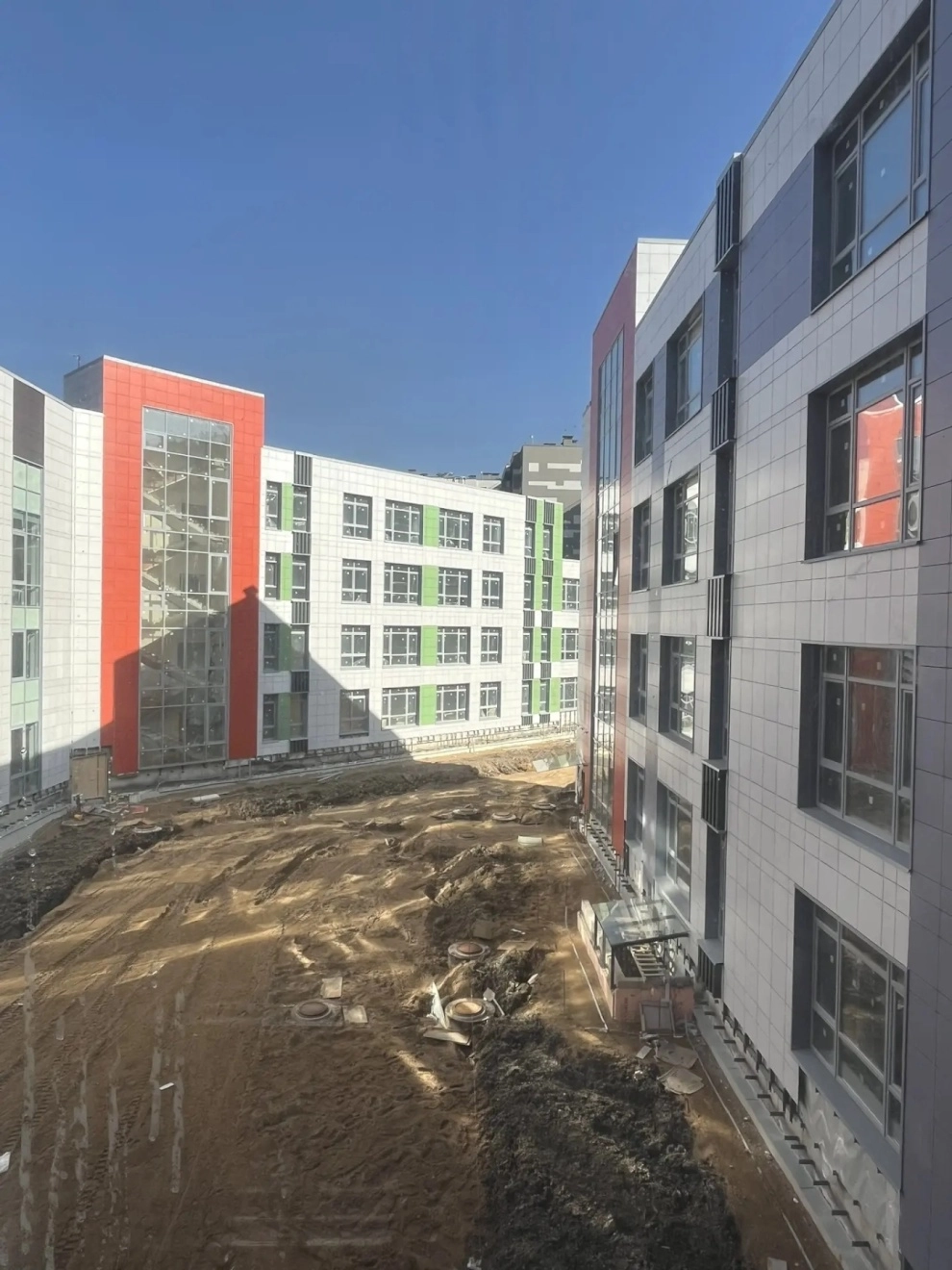 Новую школу на 1375 мест в ЖК «Ручьи» планируют достроить к сентябрю - tvspb.ru