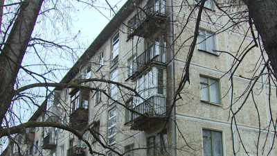 Прокуратура выясняет обстоятельства падения ребёнка с четвёртого этажа дома на Ключевой улице