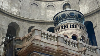 Благодатный огонь сошел в храме Гроба Господня в Иерусалиме