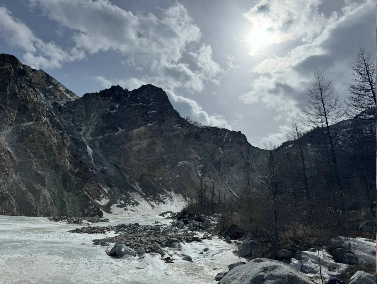 В Бурятии продлили запрет на восхождение на гору Мунку-Сардык до 4 ма - tvspb.ru