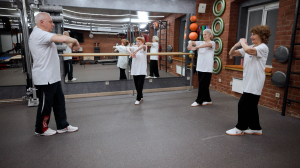 Зарядка для людей «серебряного» возраста