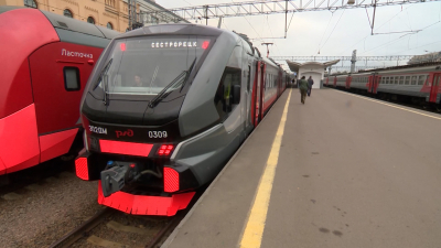6 апреля запустят тактовое движение электричек между Петербургом и Гатчиной