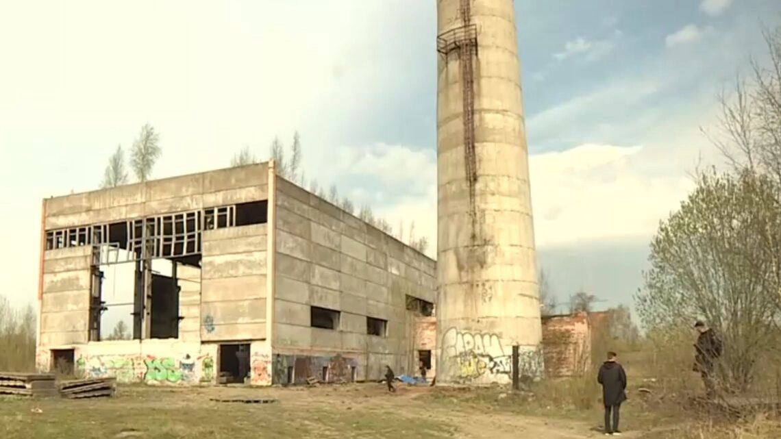 Прокуратура добилась запрета верёвочных прыжков с «павловской трубы» - tvspb.ru