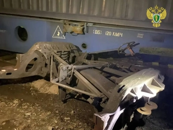 В Челябинской области сошел с рельсов вагон с контейнерами