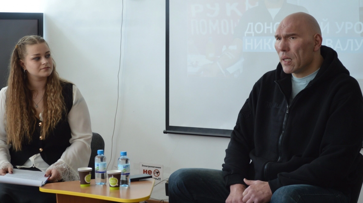 Николай Валуев рассказал студентам Некрасовского педагогического колледжа о важности донорства - tvspb.ru