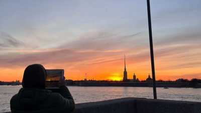 На набережных Петербурга снова танцуют бачату