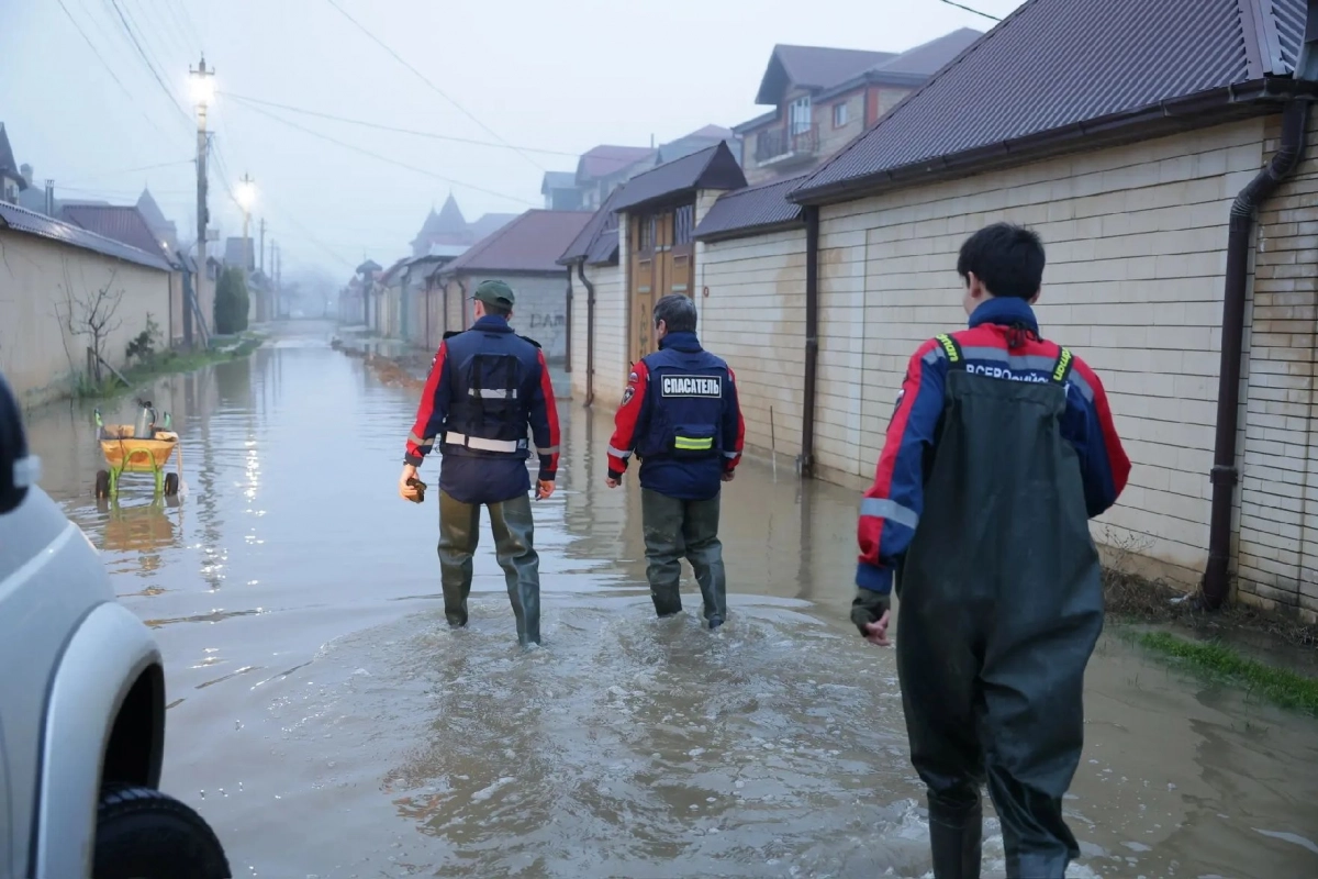 2,4 тысячи спасателей: как ликвидируют последствия паводка на Кавказе - tvspb.ru