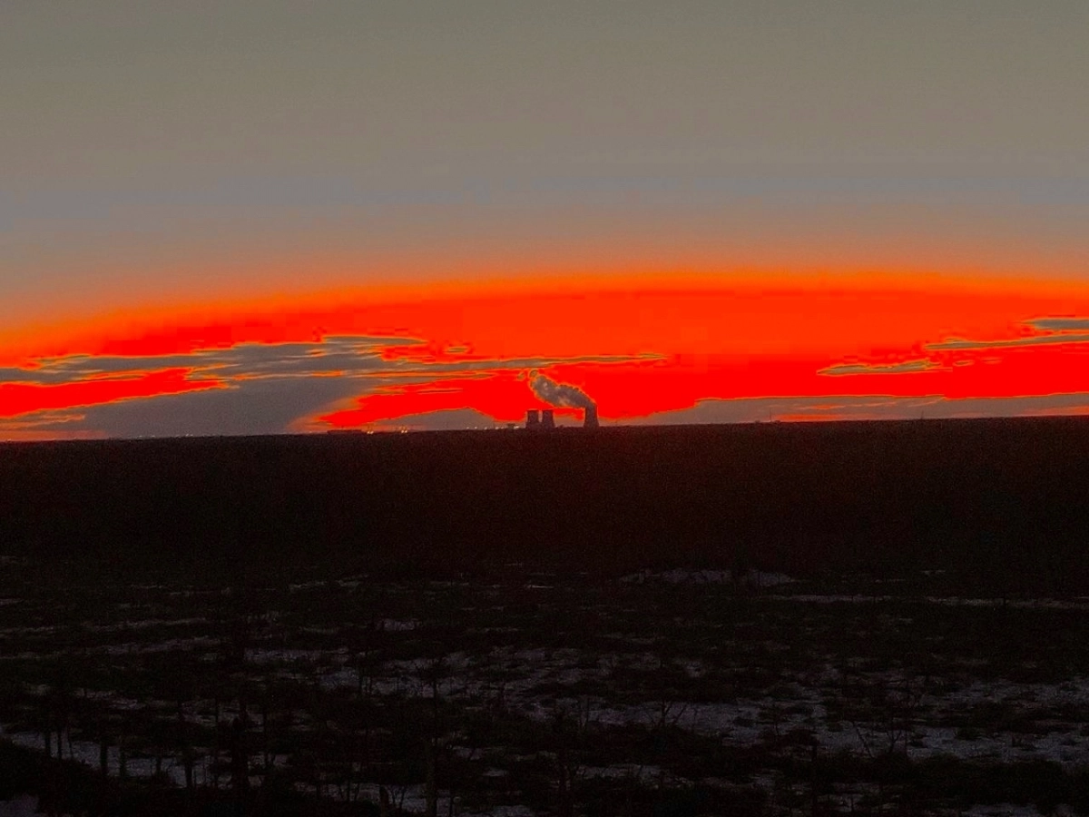 Небо над Петербургом вспыхнуло: город проводил день ярким закатом - tvspb.ru