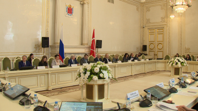 Петербуржцы с редкими заболеваниями будут бесплатно получать лекарства еще полгода после совершеннолетия