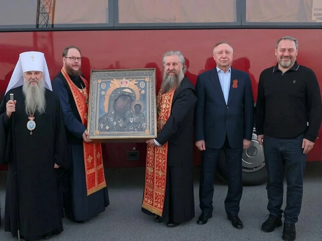 В канун Дня Победы Александр Беглов принял участие в  молитвенном объезде вокруг Петербурга - tvspb.ru