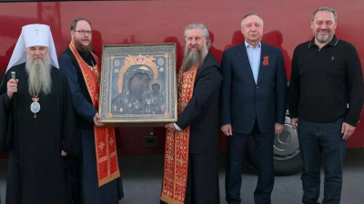 В канун Дня Победы Александр Беглов принял участие в  молитвенном объезде вокруг Петербурга